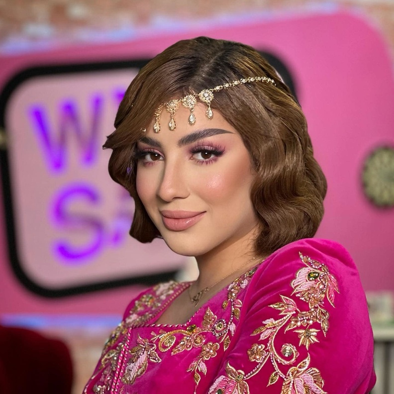 إطلالات جمالية لافتة بأسلوب سهيلة بن لشهب من وحي التراث الجزائري 