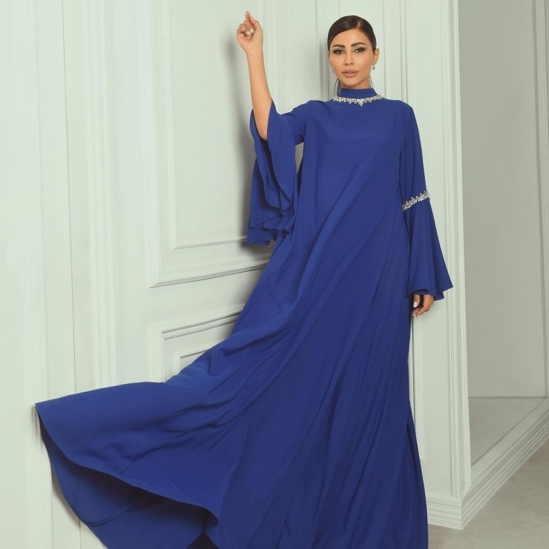 تنسيقات ملفتة من وحي اختيارات النجمات بتدرجات اللون الأزرق