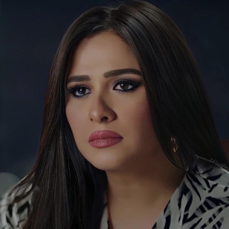 ياسمين عبد العزيز