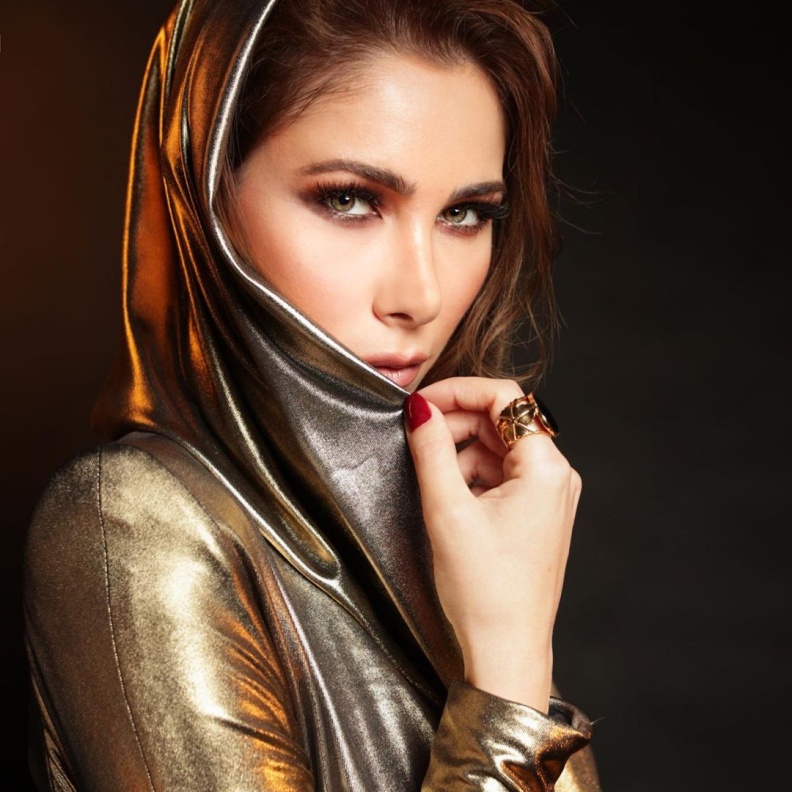 من بين بطلات مسلسلات رمضان 2023 من برأيك كانت الأبرز في تنسيق إطلالات المجوهرات؟