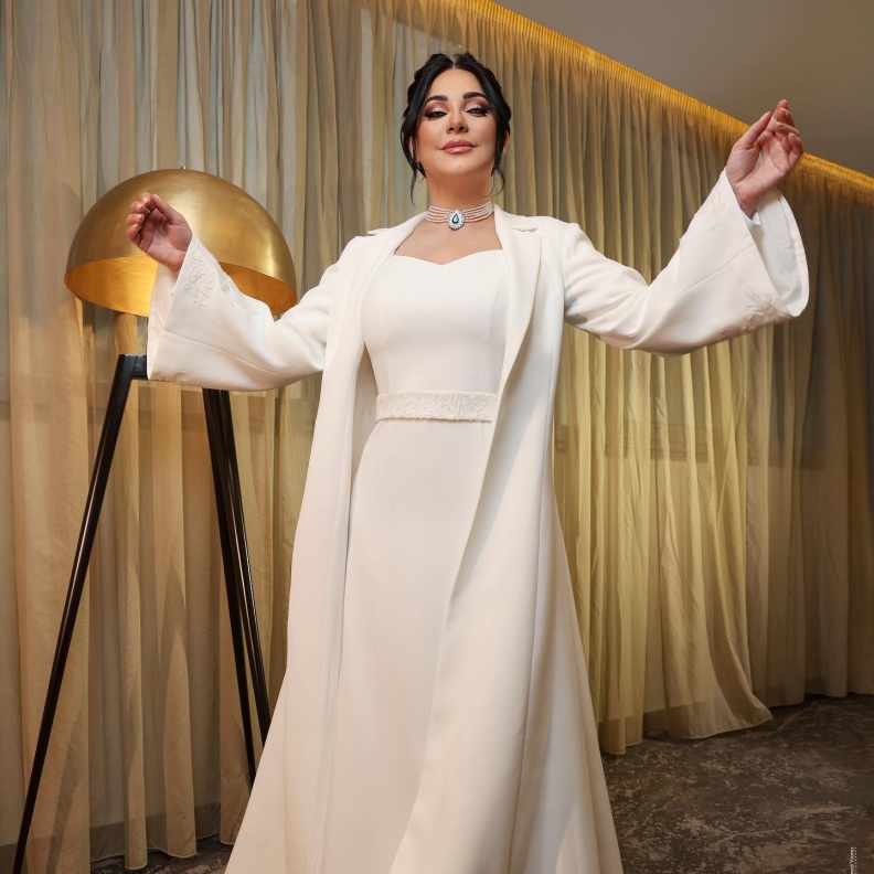 تنسيقات أزياء لافتة للنجمات في أول أيام عيد الفطر ..شاهدي اختياراتهن الملهمة