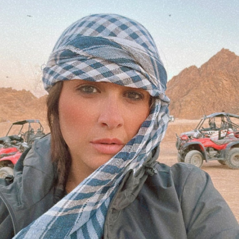 ياسمين عبد العزيز