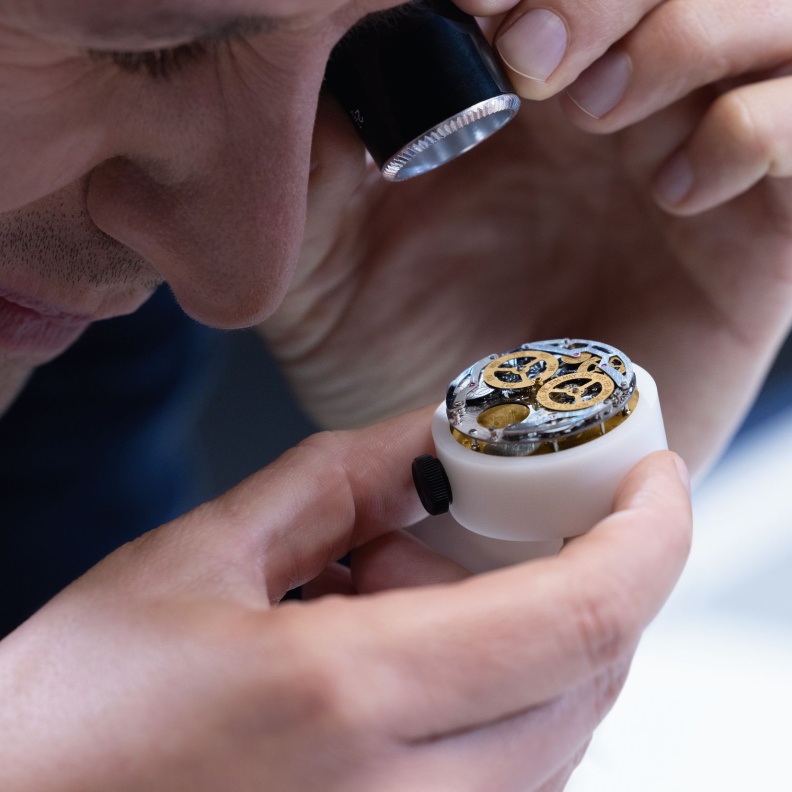 Audemars Piguet تطلق ساعة Code 11.59 ultra Complication universelle الجديدة بتصاميمها الـ4 المختلفة