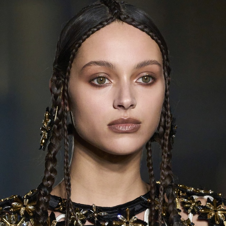  أفكار هدايا عيد الفطر مستحضرات تجميل تليق بمحبات التراث العربي