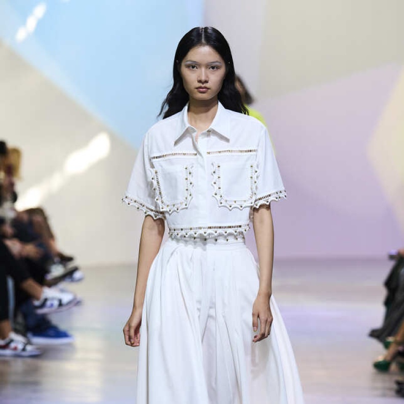 إطلالة من Elie Saab