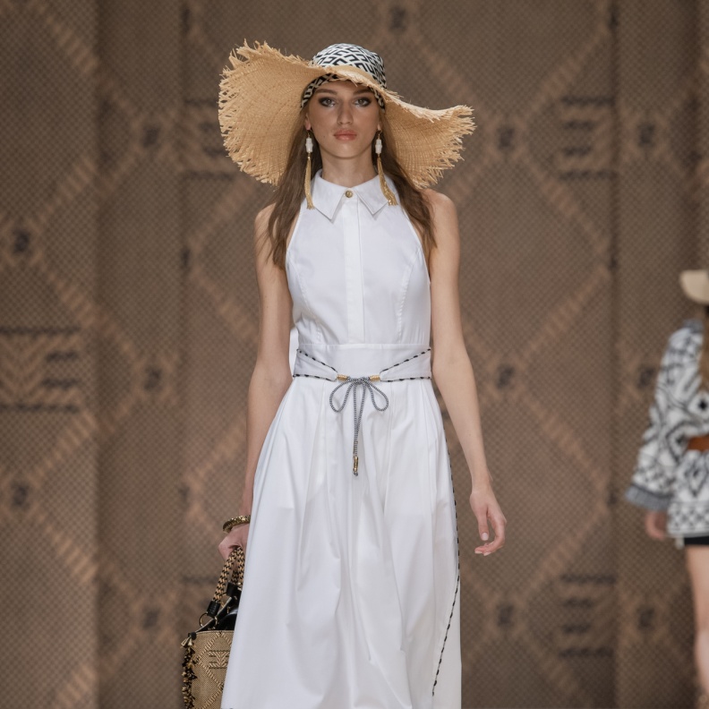 أفكار ستايلش لتنسيق إطلالات الشاطئ