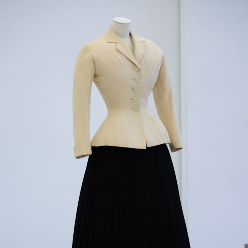 سترة بار من ديور