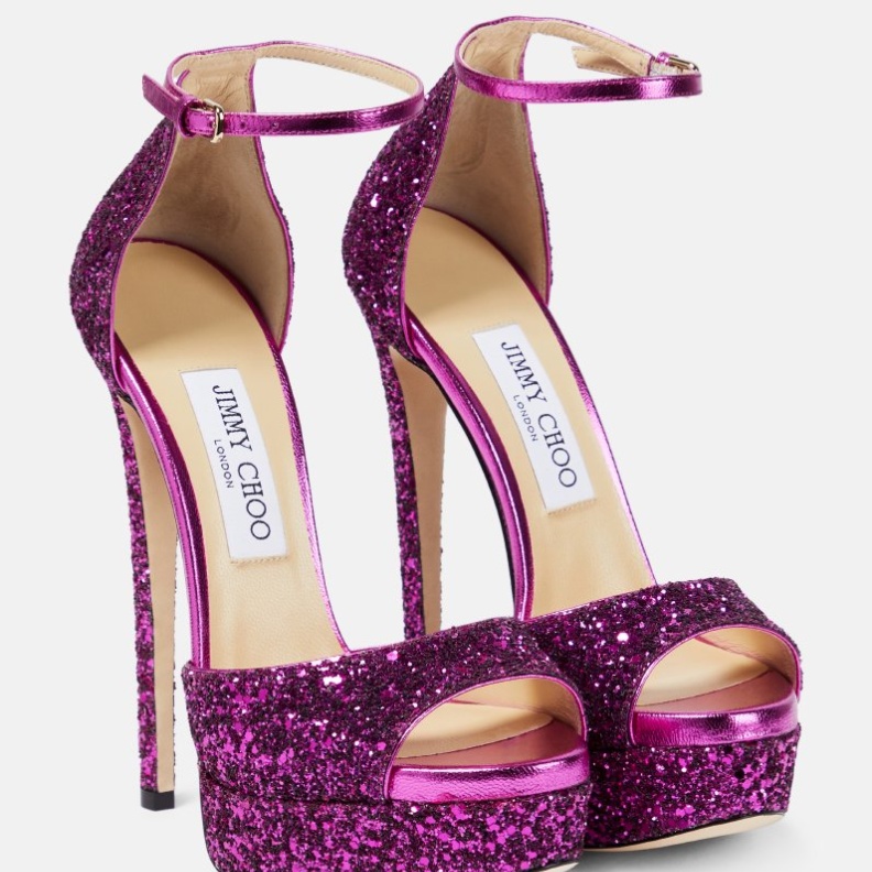 مجموعة الكابسول حصرّيّة تجمع Jimmy Choo و Mytheresa