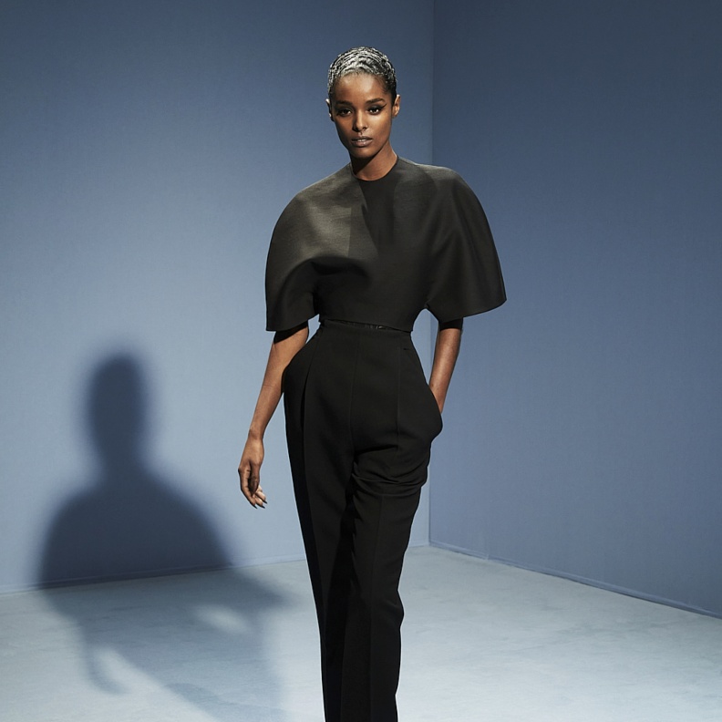 موضة الجمبسوت الأسود لعيد الفطر 2023