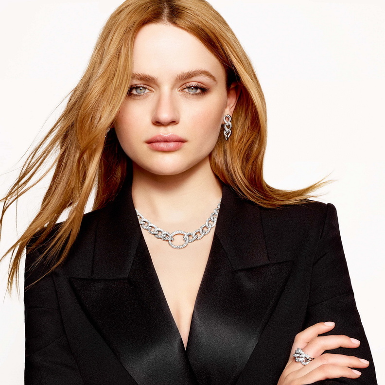 الممثلة الأمريكية JOEY KING بمجوهرات POMELLATO الجديدة