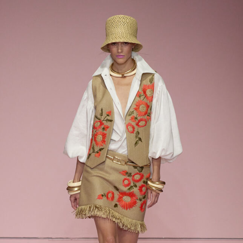 إطلالة من Luisa Spagnoli