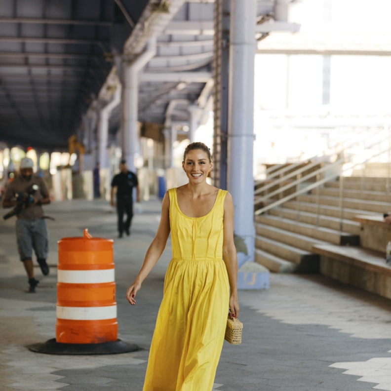 إطلالة تناسب السفرات الصيفية 