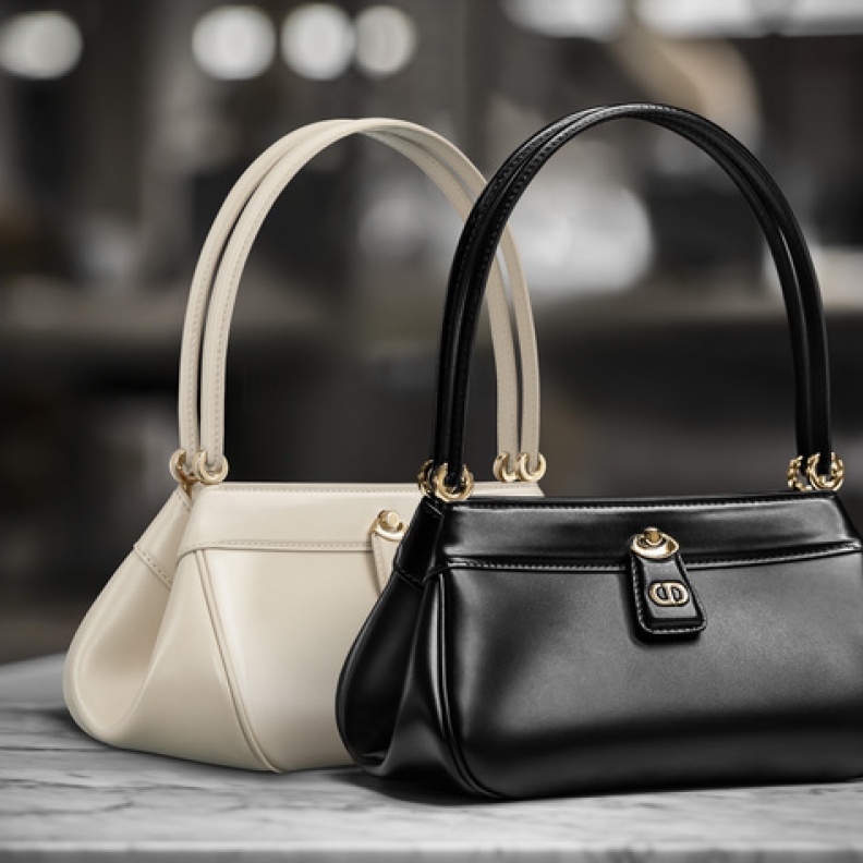 حقيبة Dior Key الجديدة بالّلونين الأبيض والأسود