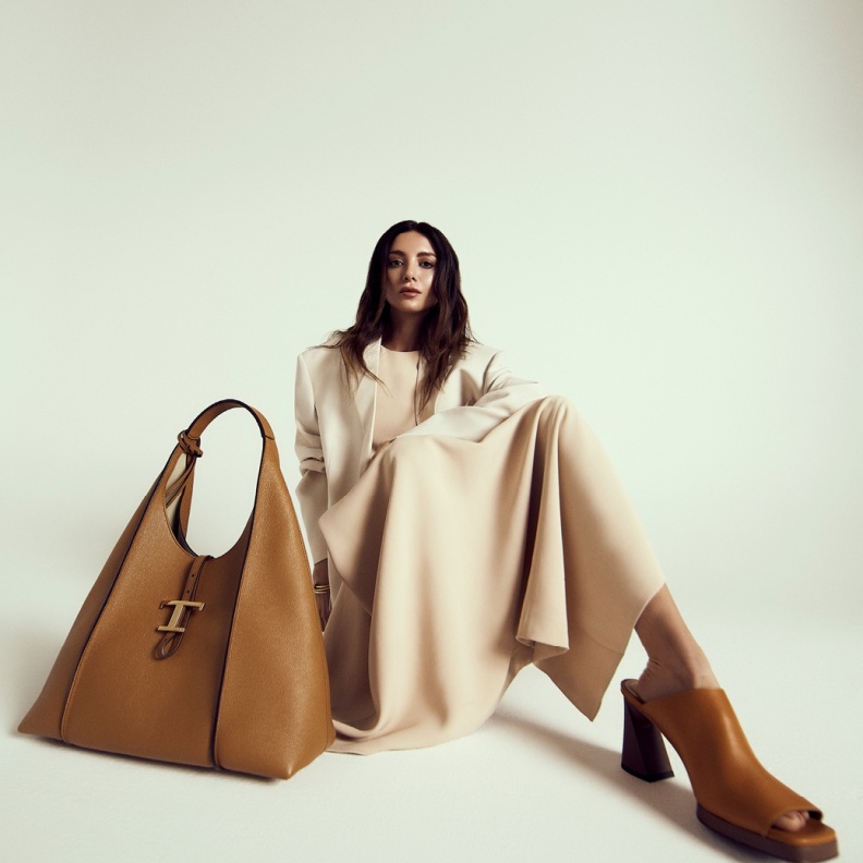 جـلسة تصويريّة خـاصة بـ"هي" وTOD’S لأجمل التصاميم من مجموعة ربيع وصيف 2023