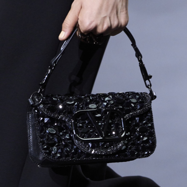 أجمل صيحات الحقائب السوداء مع الخرز