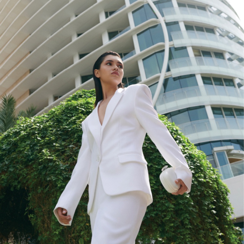 جلسة تصويرية خاصة بدار  MICHAEL KORS و"هي" 