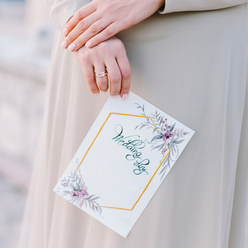 موضة دعوات الزفاف الجديدة، دعوات زفاف رومانسية ناعمة بالدانتيل