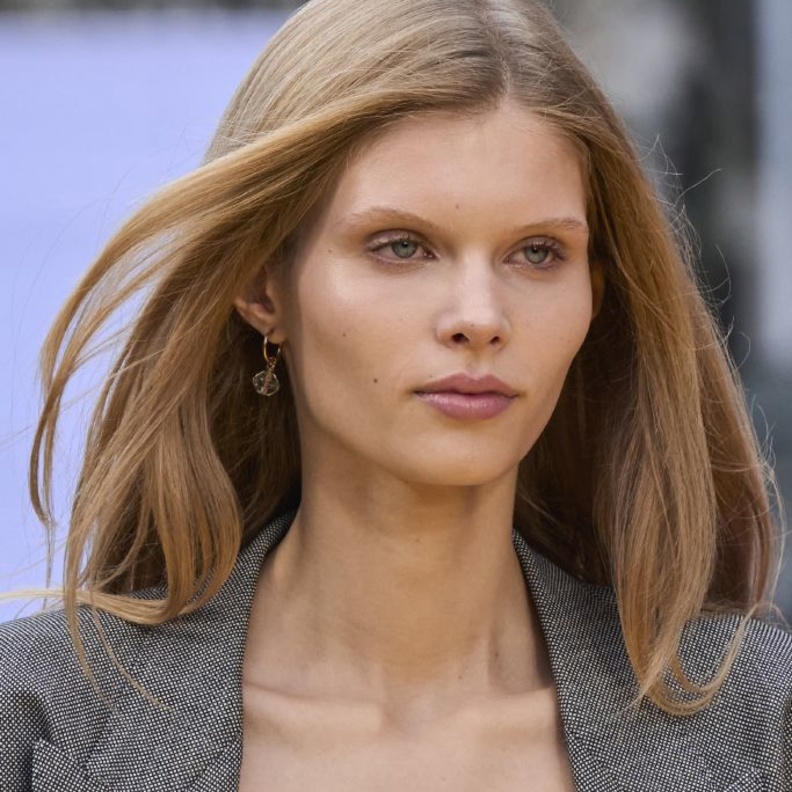 مفهوم الفيتامين "سي" ومدى تأثيره على البشرة والشعر