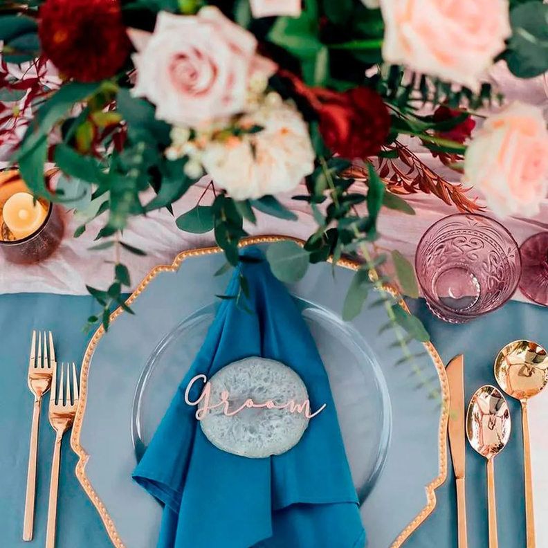 استخدمي درجات اللون الأزرق المخضر والأخضر الزيتوني