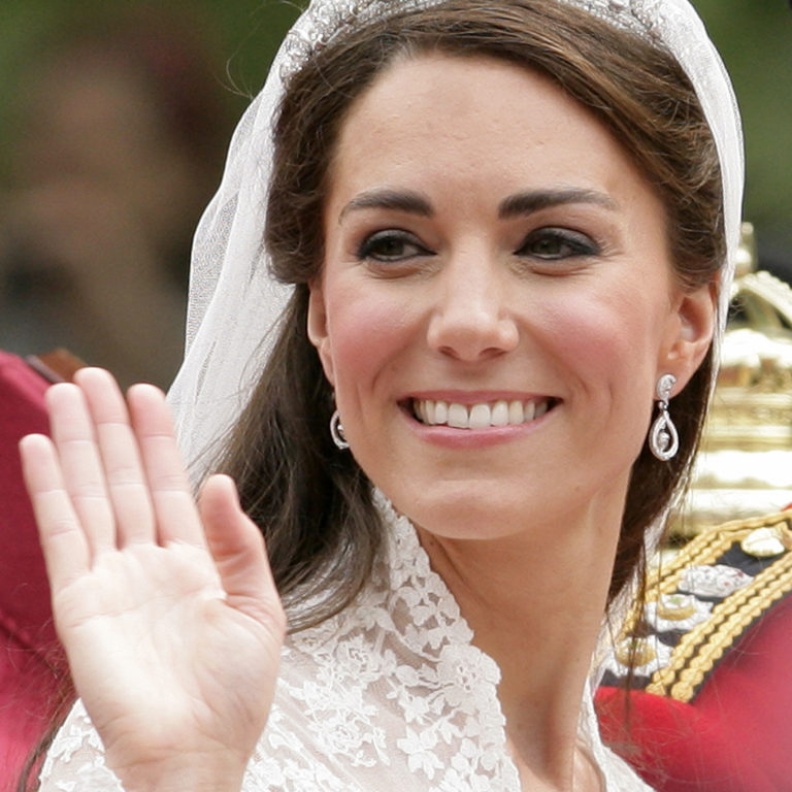 اقراط الاميرة كيت ميدلتون التي تألقت بها في يوم الزفاف