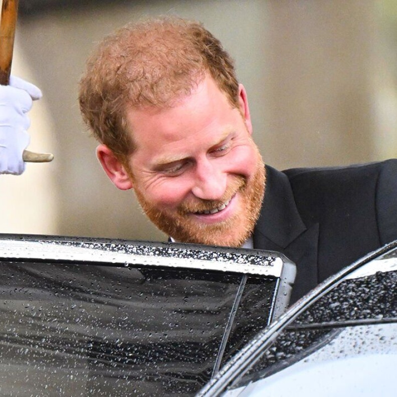 الأمير هاري يغادر بريطانيا بعد انتهاء حفل التتويج مباشرة