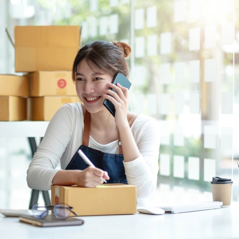 كيف تنجحين في مشروع تجارة الملابس عبر الانترنت؟ إليك أهم النصائح