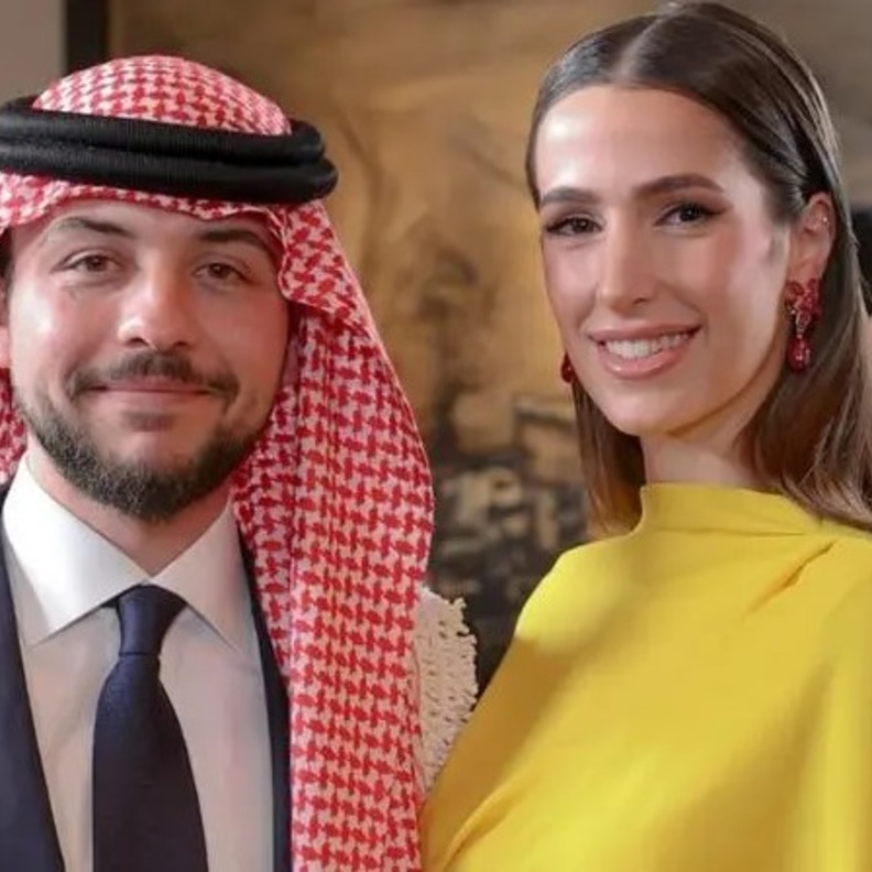 العروسان رجوة بنت خالد آل سيف والأمير حسين بن عبدالله