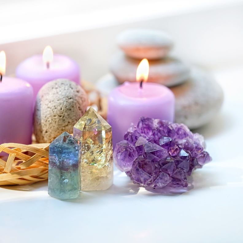 تساعد بعض الأحجار الكريمة على النوم بهناء