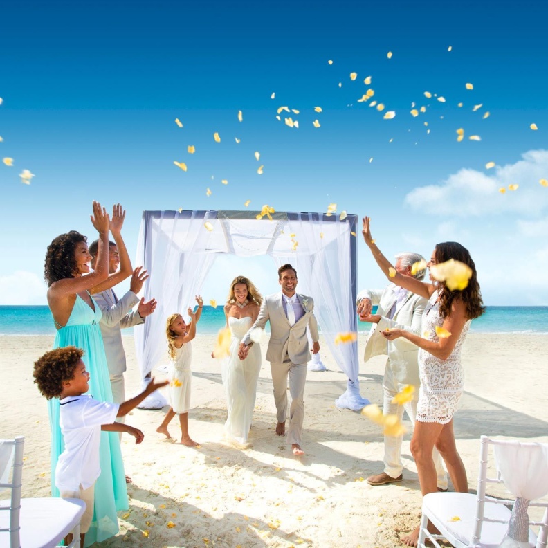 زفاف على الشاطىء