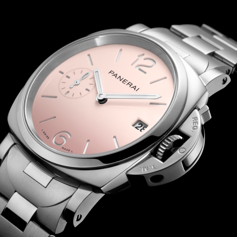 ساعة Panerai Luminor Due  بميناء وردي