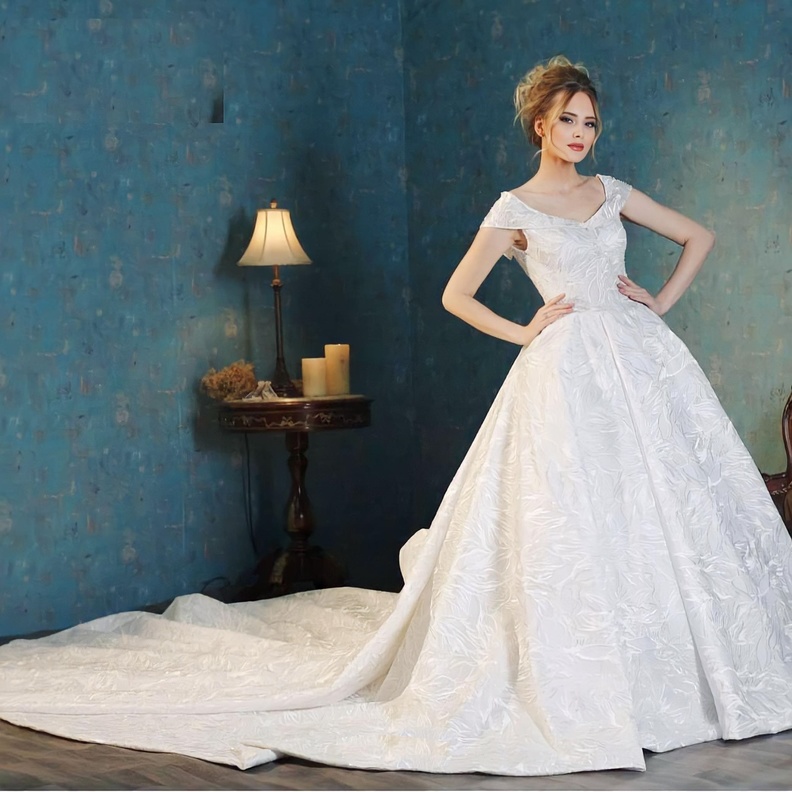 عروس المصمم رواد الحسنية