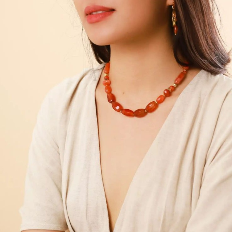 عقد مرصع بالعقيق من ناتور Nature 