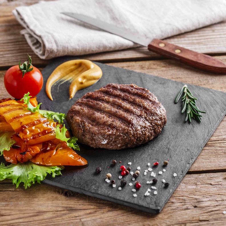  للحصول على شوي آمن وصحي يجب عليك اختيار نوعية اللحم الجيدة وتتبيلها جيدا  