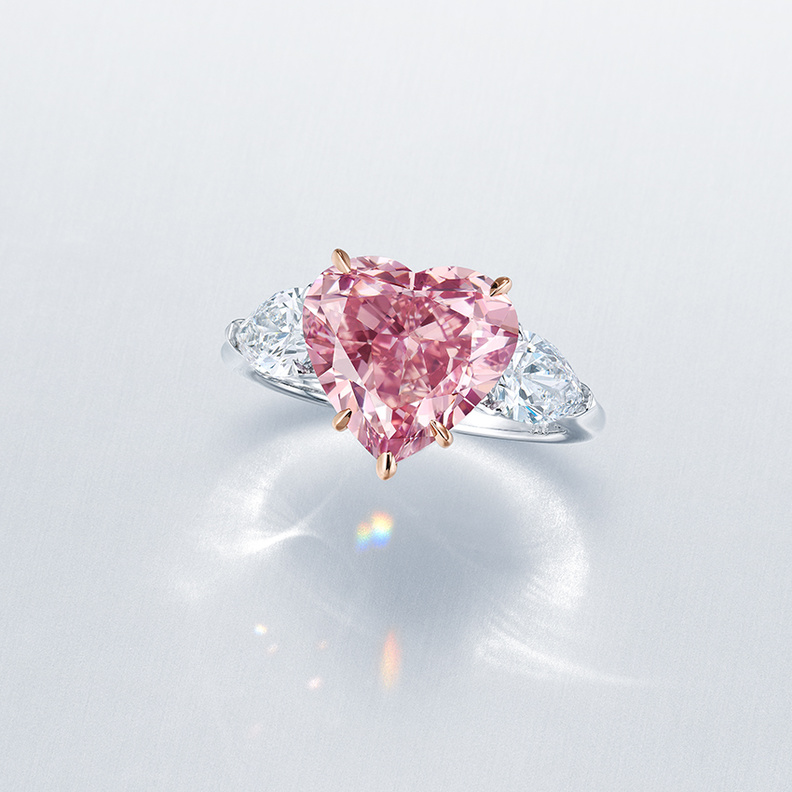 ماسة The Sweetheart الوردية - الصورة عن كريستيز