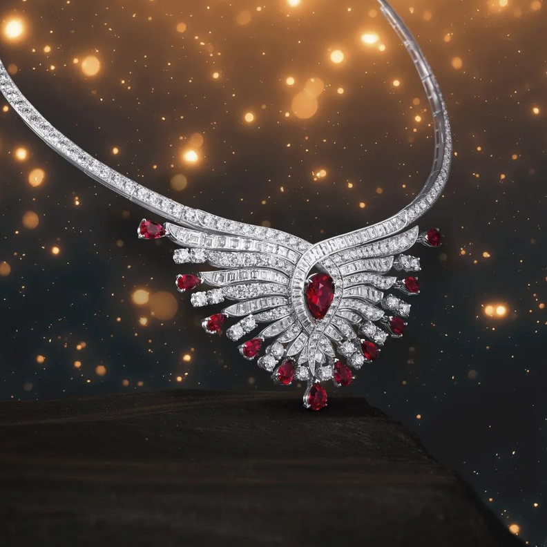 مجوهرات الياقوت الفاخر لإطلالة تعكس الكثير من الرقيّ والفرادة