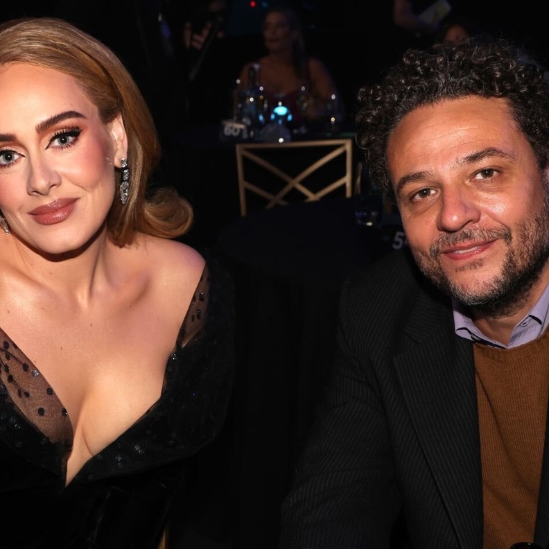 مدير أعمال أديل يشتري قصرًا قيمته 9.3 مليون جنيه إسترليني في بيفرلي هيلز