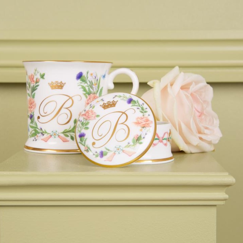 هدايا الزفاف للعائلات المالكة رمزية وبعيدة عن الفخامة