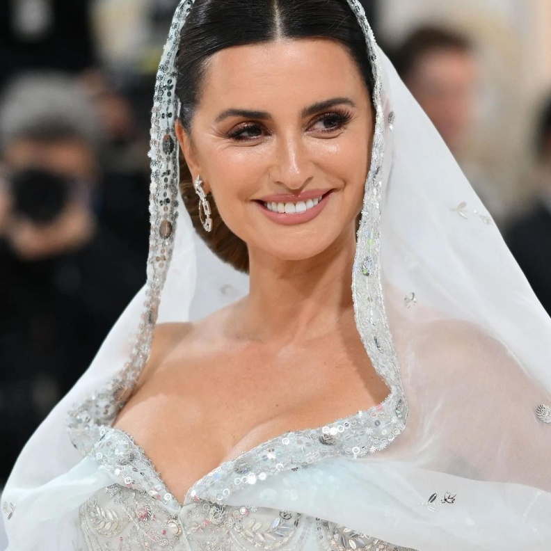 رسمات المكياج البني بأسلوب Penelope Cruz