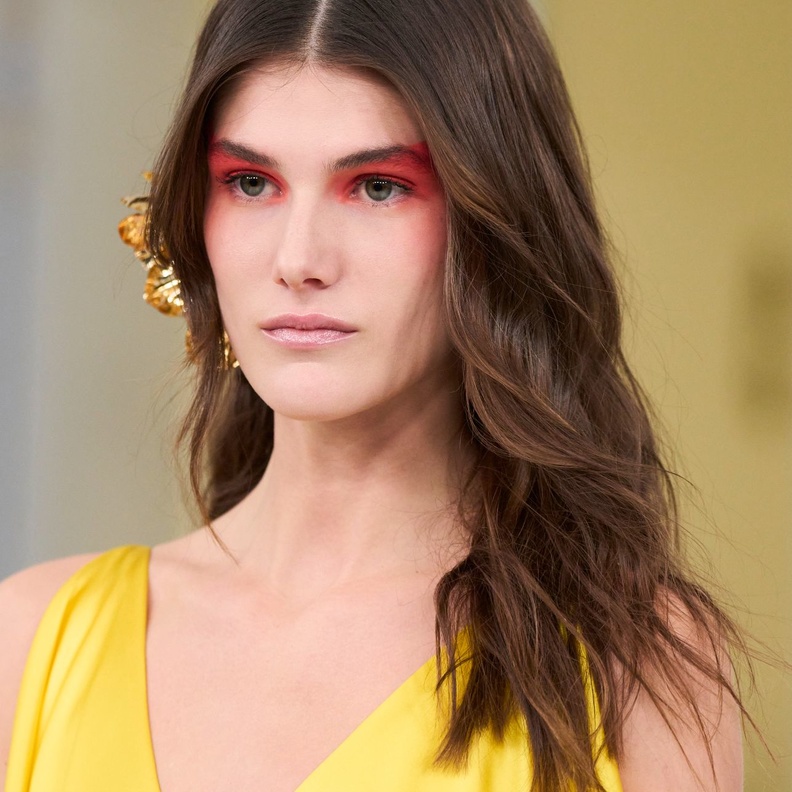 حلول تجميلية لكل مشاكل بشرتك وشعرك بهذا المكّون الطبيعي ..إليك الطريقة