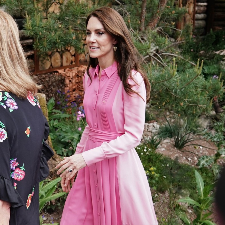 أحدث إطلالات كيت ميدلتون  بفستان وردي بتفاصيل لافتة