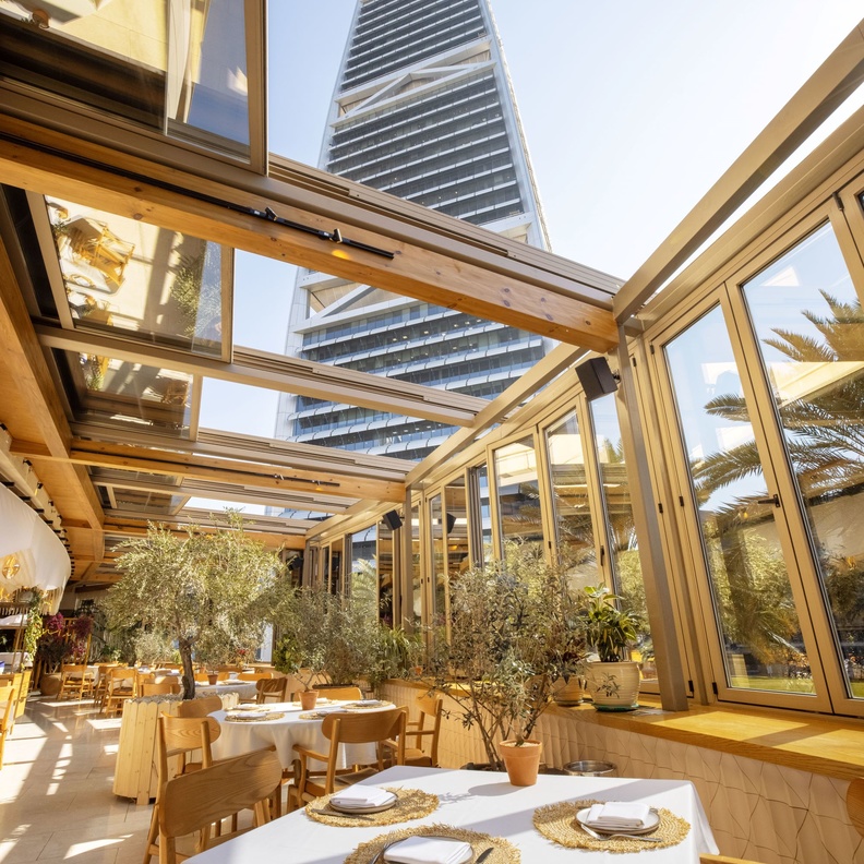 الشيف الشهير سانجاي دويفيدي بقدم عشاء مميز في مطعم ميراكي بالرياض