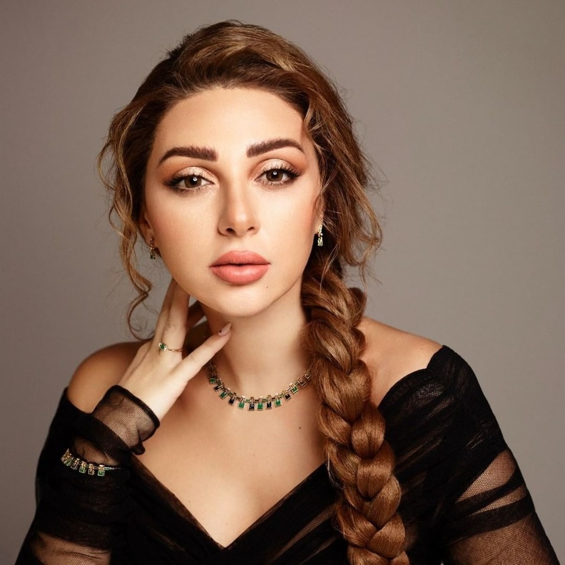 من هن نجمات شهر مايو اللاتي تألقن بأجمل تصاميم مجوهرات ؟