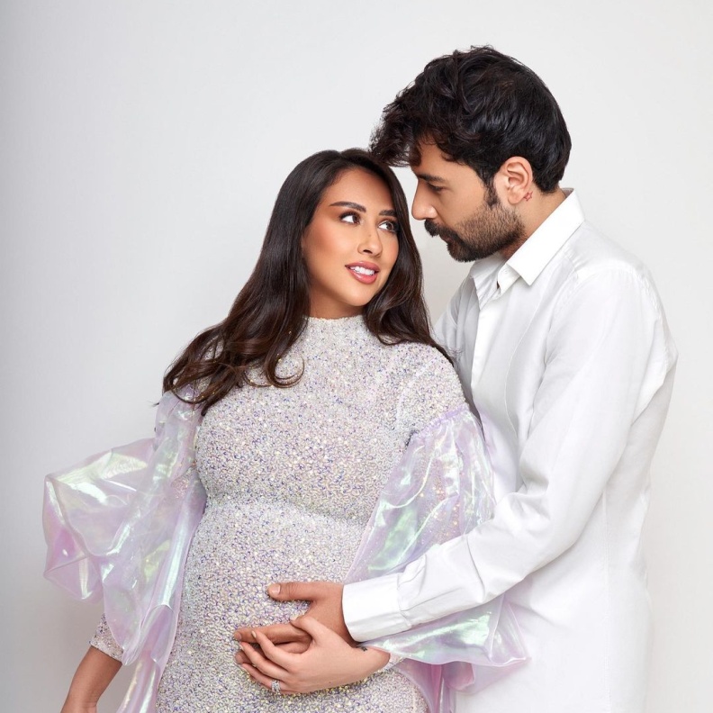 بعد إعلان حملها أخيراً ..محطات مؤثرة في رحلة معاناة فرح الهادي مع الإجهاض المتكرر