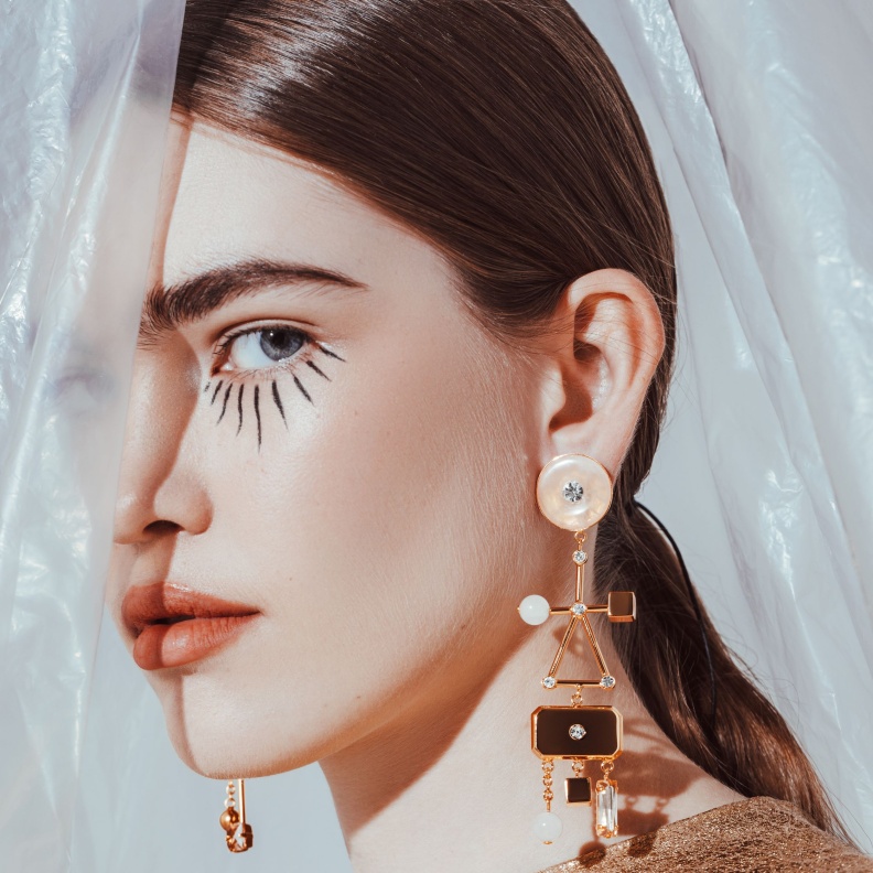 APOA تصاميم عصرية من علامة 