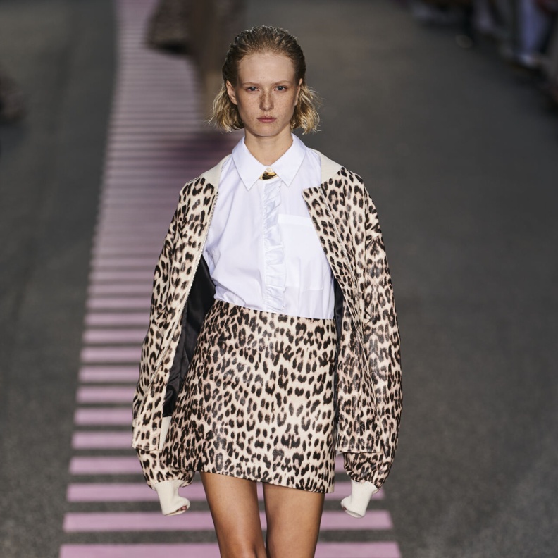 موضة طبعات جلد النمر ترافق إطلالاتك الصيفة