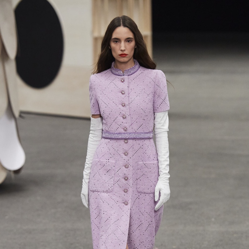 موضة اللون الليلكي تسيطر على إطلالاتك اليومية