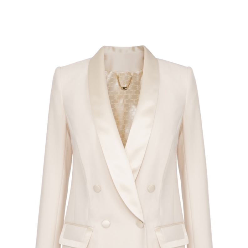 إليزابيتا فرانكي عرض أزياء موسم خريف وشتاء 2023-2024