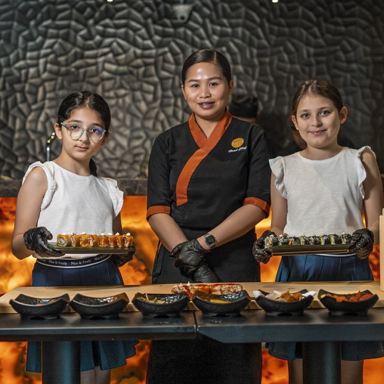  مطعم كايزو يطلق ورشة تحضير السوشي للأطفال 