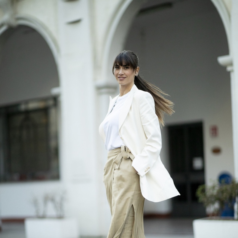 إطلالة بألوان رائجة دائماً من Street style