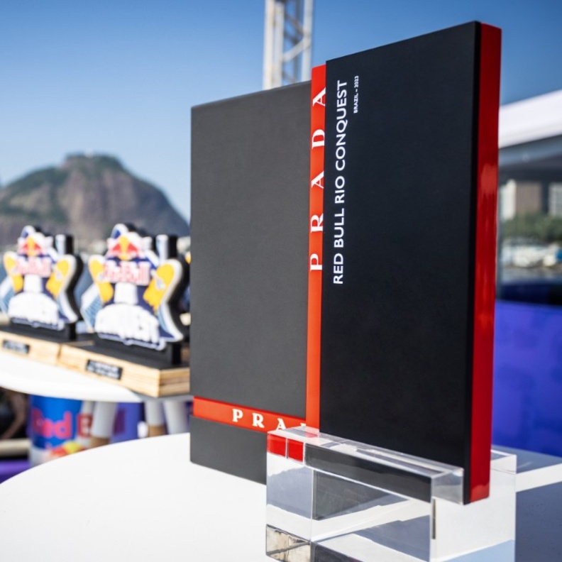 مسابقة PRADA LINEA ROSSA بالشراكة مع Red Bull